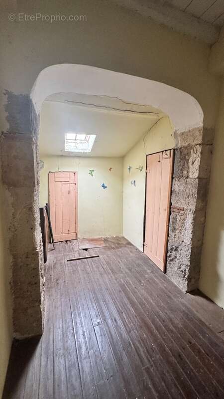 Maison 5 pièces XAINTRAILLES (47) - photo 4