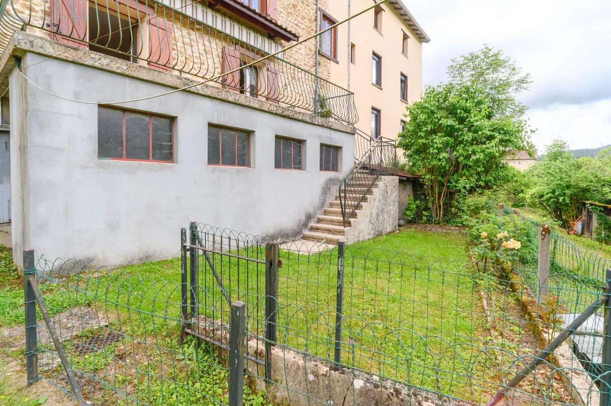 Maison à CHAMBOST-ALLIERES
