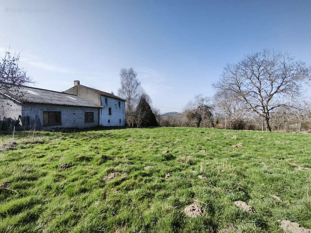 Maison à CONDAT-LES-MONTBOISSIER