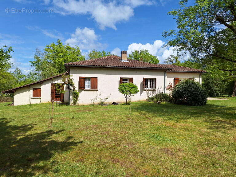 Maison à SEGONZAC