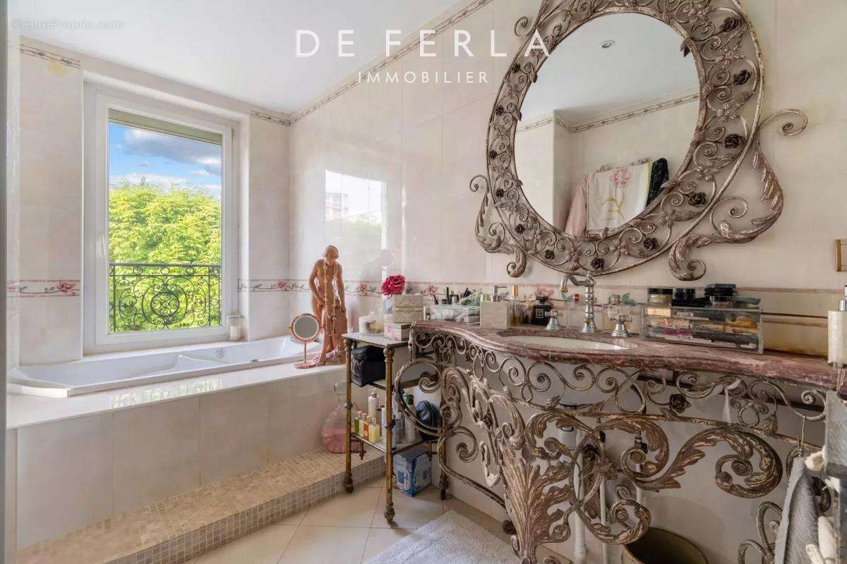 Maison à SAINT-MAUR-DES-FOSSES