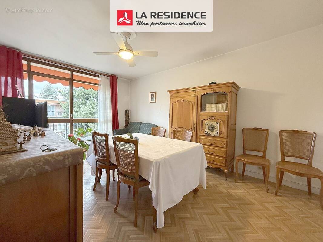 Appartement à VELIZY-VILLACOUBLAY