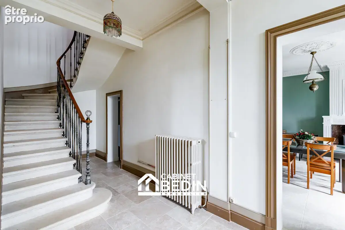Maison 9 pièces 303 m² à vendre à Bourg (33710) - photo 3