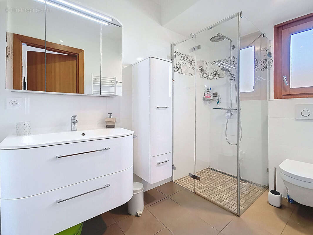 Appartement T3  vue lac - 73.82 m2 - photo 6