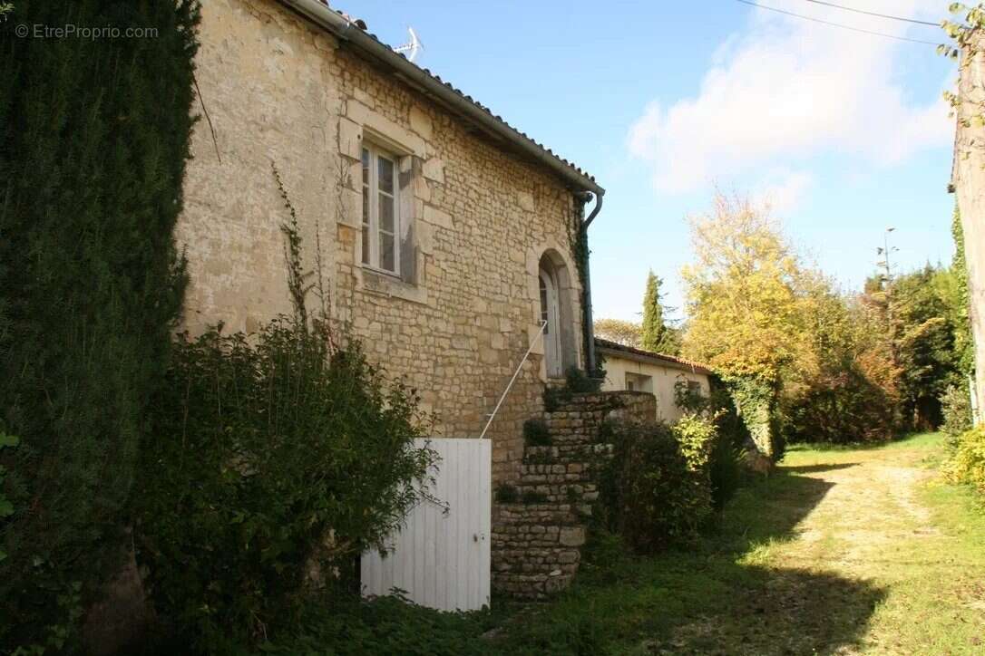 Maison à DOMPIERRE-SUR-MER