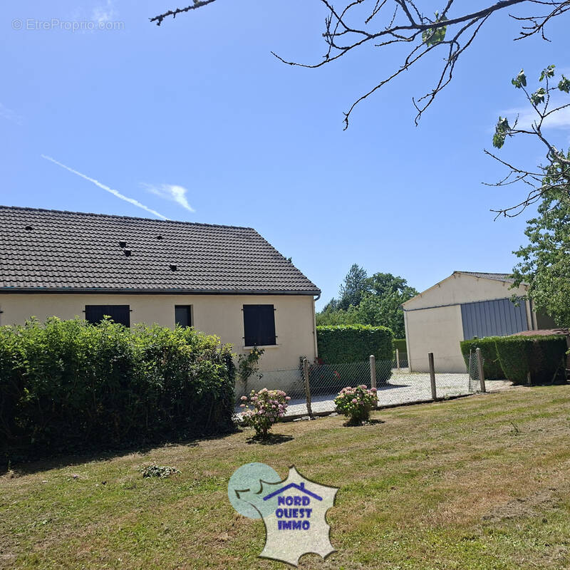 Maison avec grand terrain, dépendance et verger - photo 2