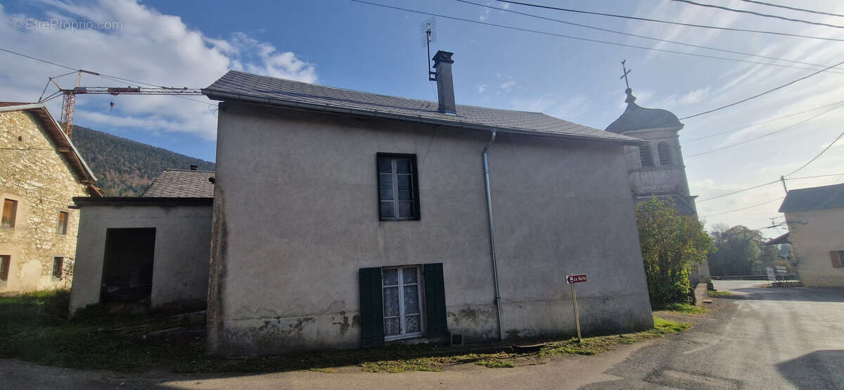 Maison à BRENAZ