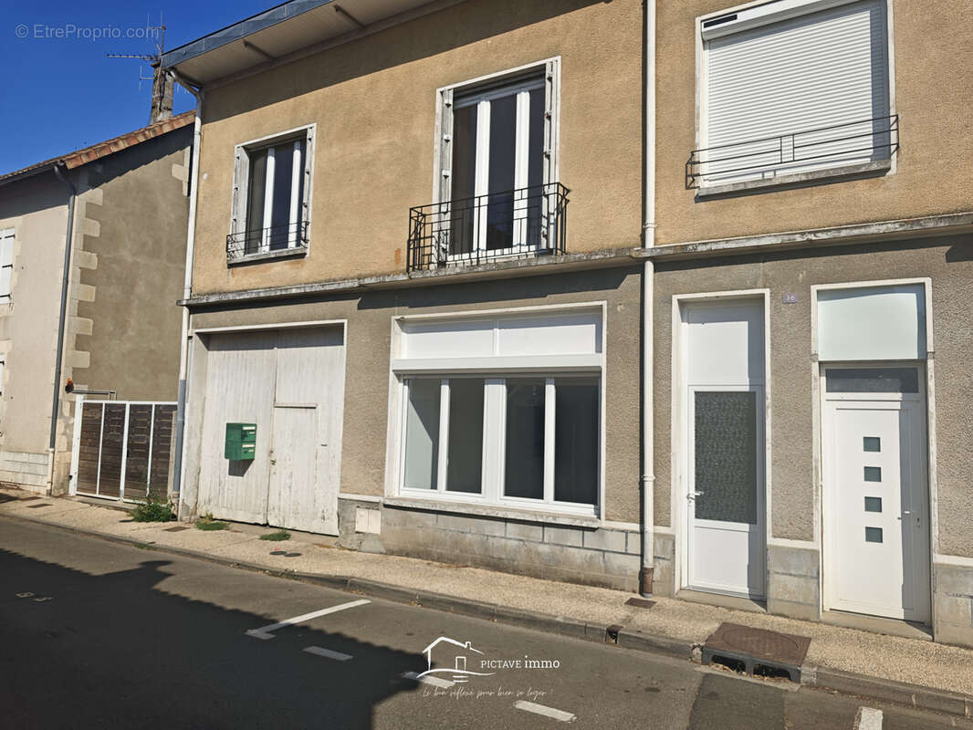Maison à LEZAY