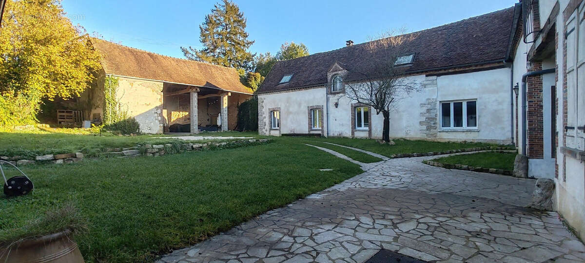 Maison à PONT-SUR-YONNE