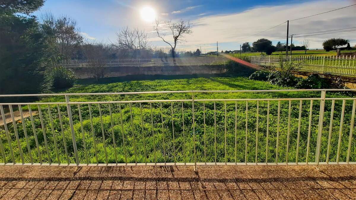 Maison à SAINT-FORT-SUR-GIRONDE