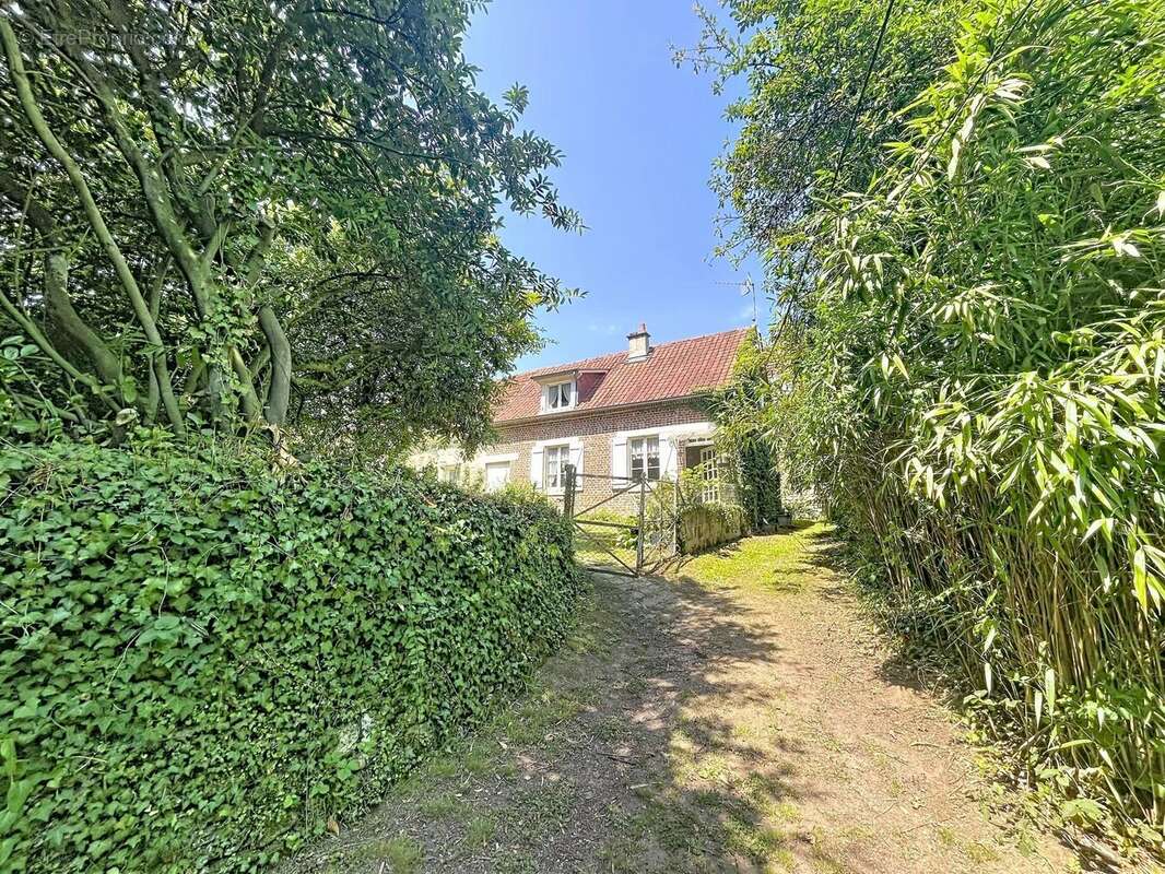 Maison à MERLIEUX-ET-FOUQUEROLLES