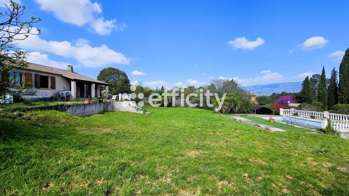Maison à SAINT-PAUL-EN-FORET