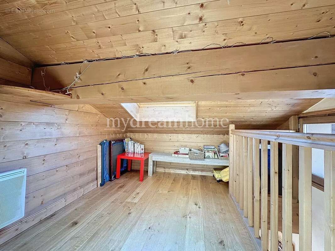 Appartement à CREST-VOLAND