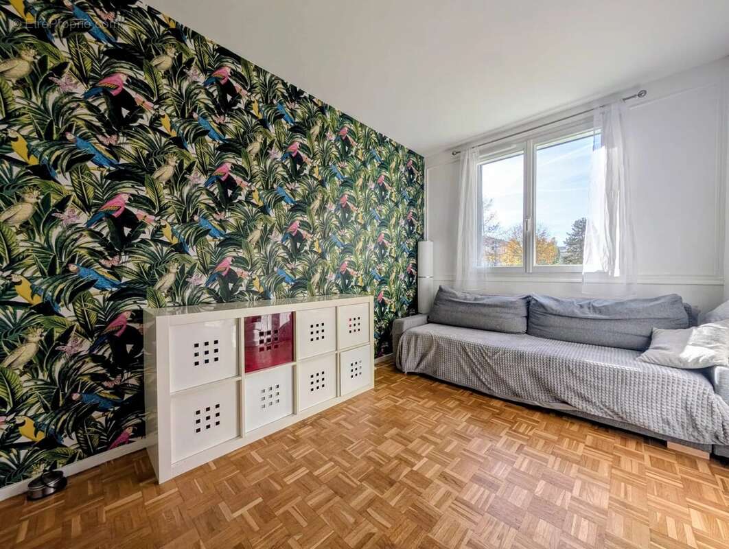 Appartement à LES CLAYES-SOUS-BOIS