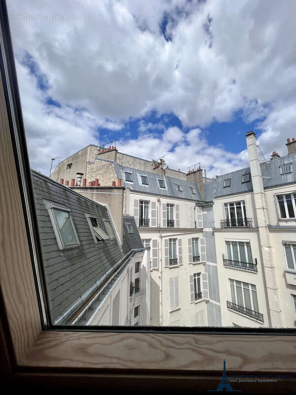 Appartement à PARIS-16E