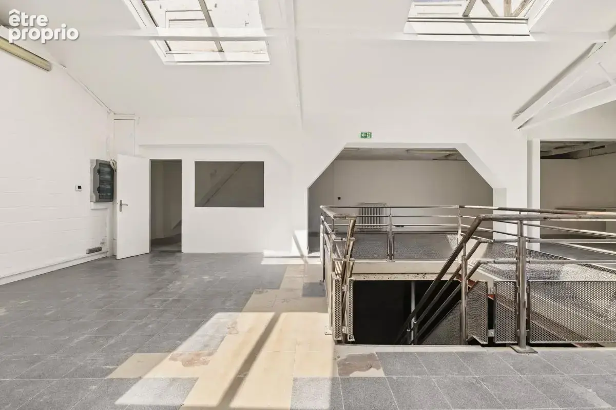 Atelier idéalement situé - A proximité des axes routiers - photo 3