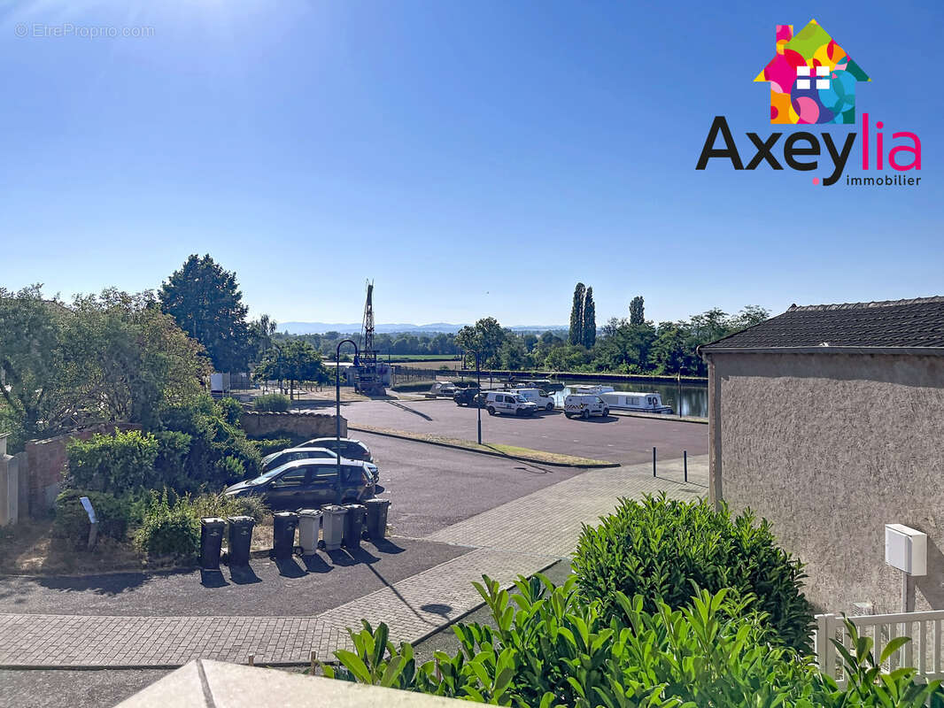 Maison familiale de 153m2 environ avec cour et vue sur le port - photo 12