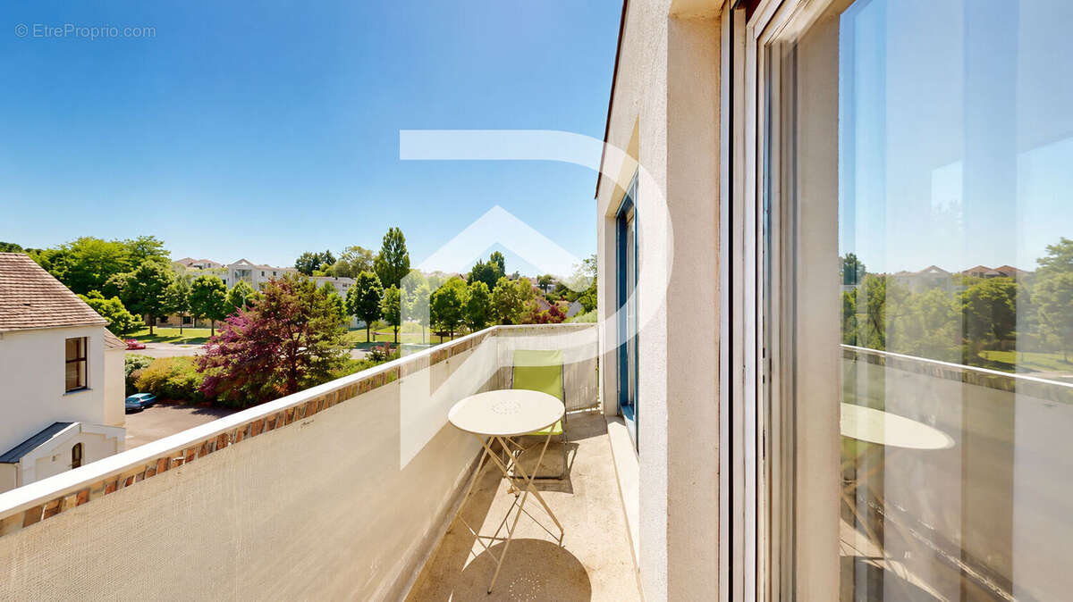 Appartement à VERNEUIL-SUR-SEINE