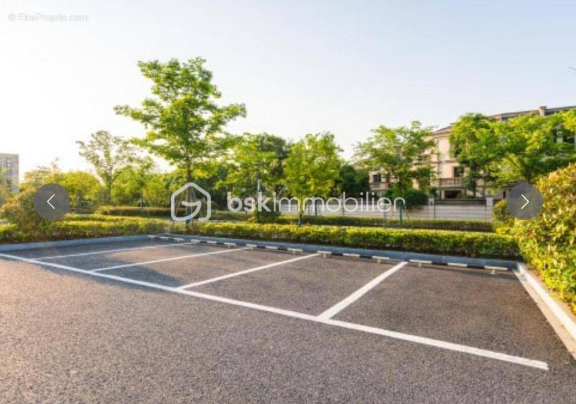 Parking à BRECH