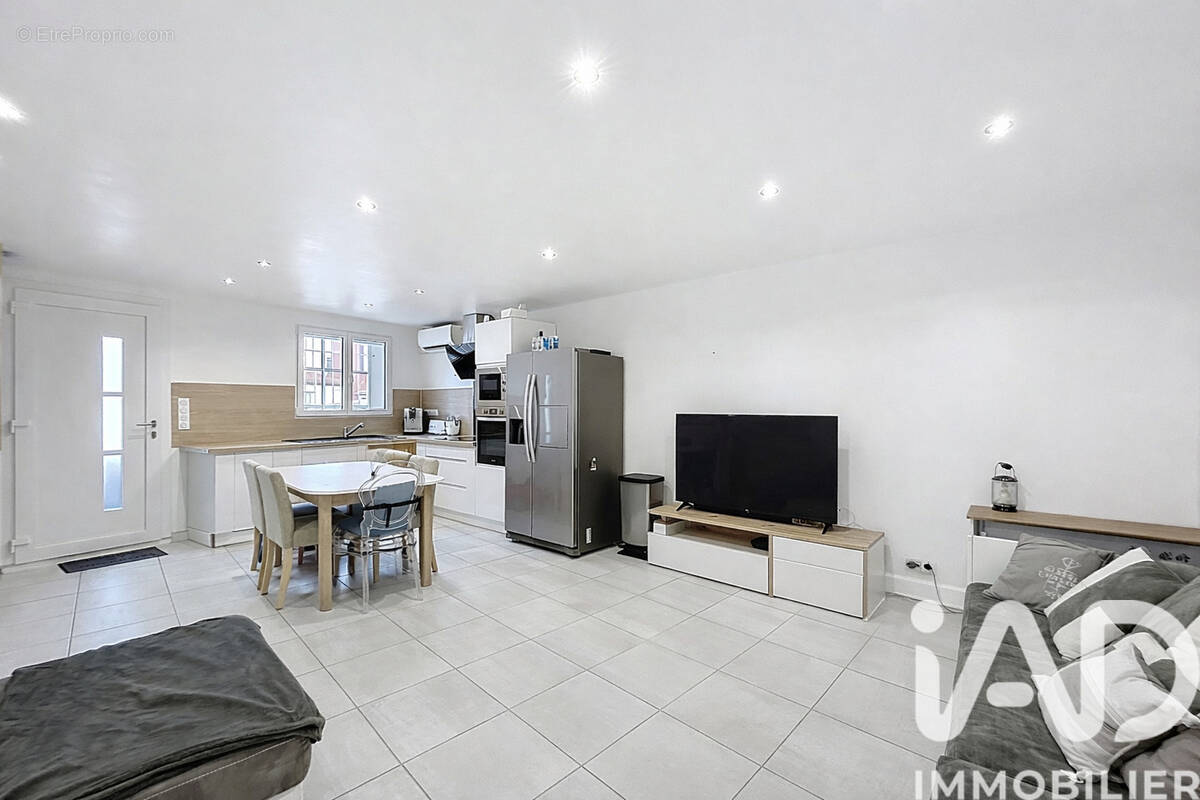 Photo 1 - Maison à SAINT-LAURENT-DE-LA-SALANQUE