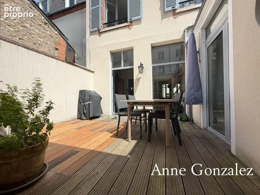 ORLEANS Carré OR, à vendre grande Maison Bourgeoise entièrement rénovée par Architecte d'intérieur avec patio intérieur à l'abri - photo 18