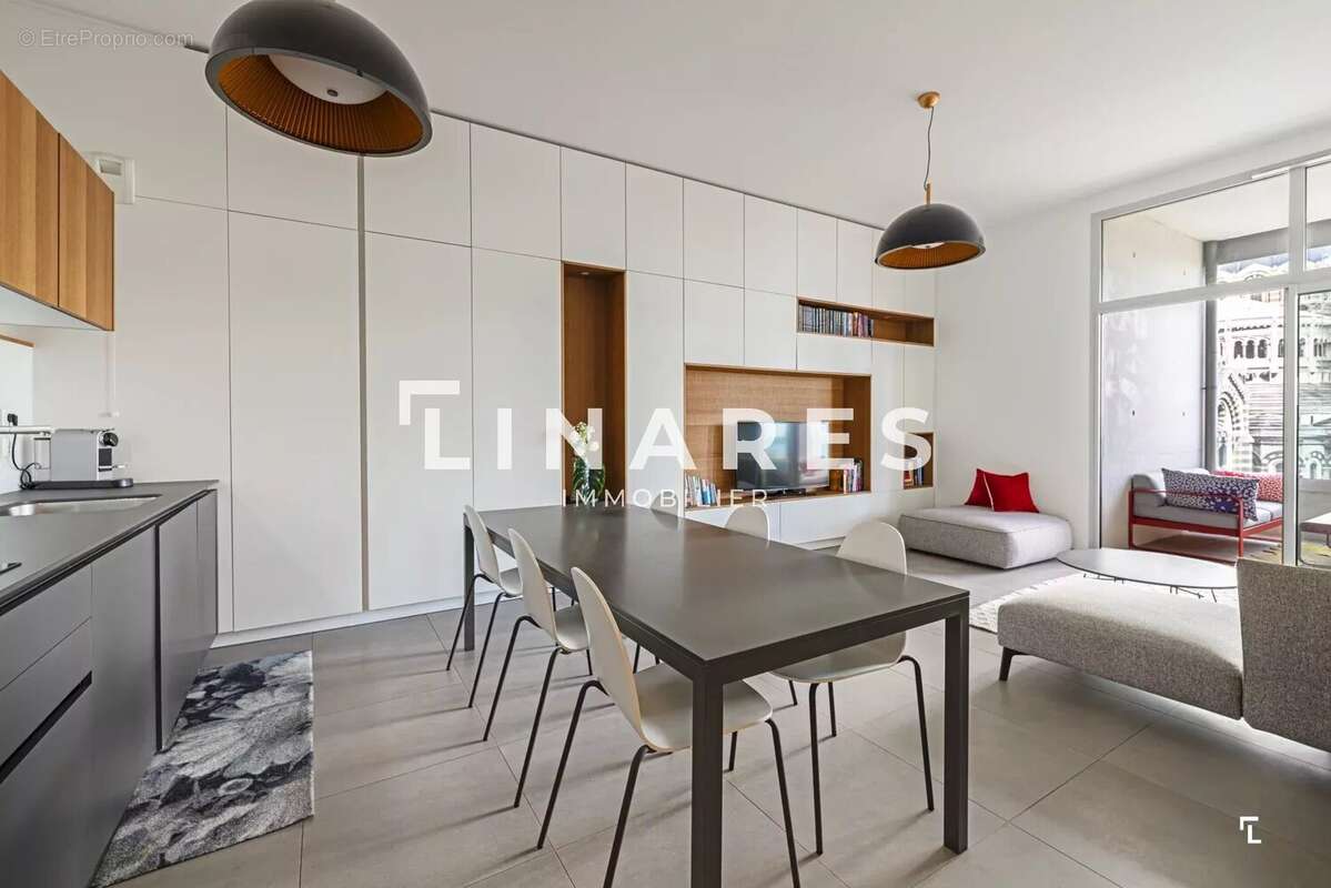 Appartement à MARSEILLE-2E