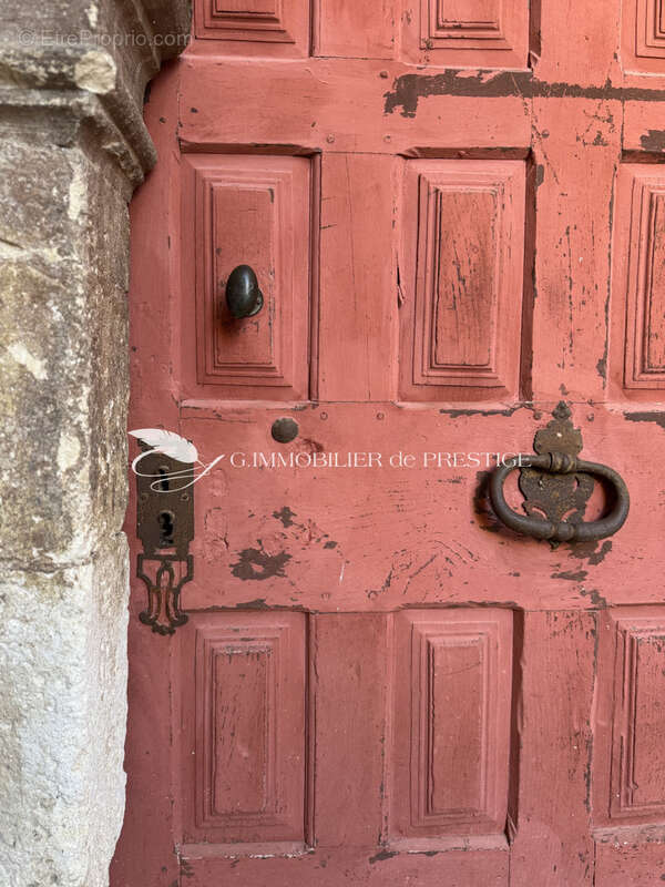 Maison à REVEST-DU-BION