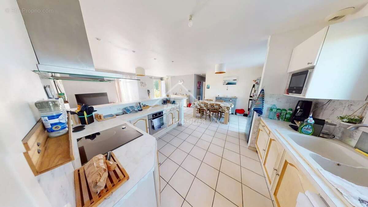 Maison à CHAREIL-CINTRAT