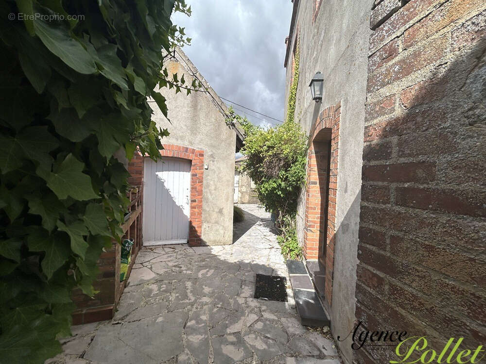 Maison à POILLY-LEZ-GIEN