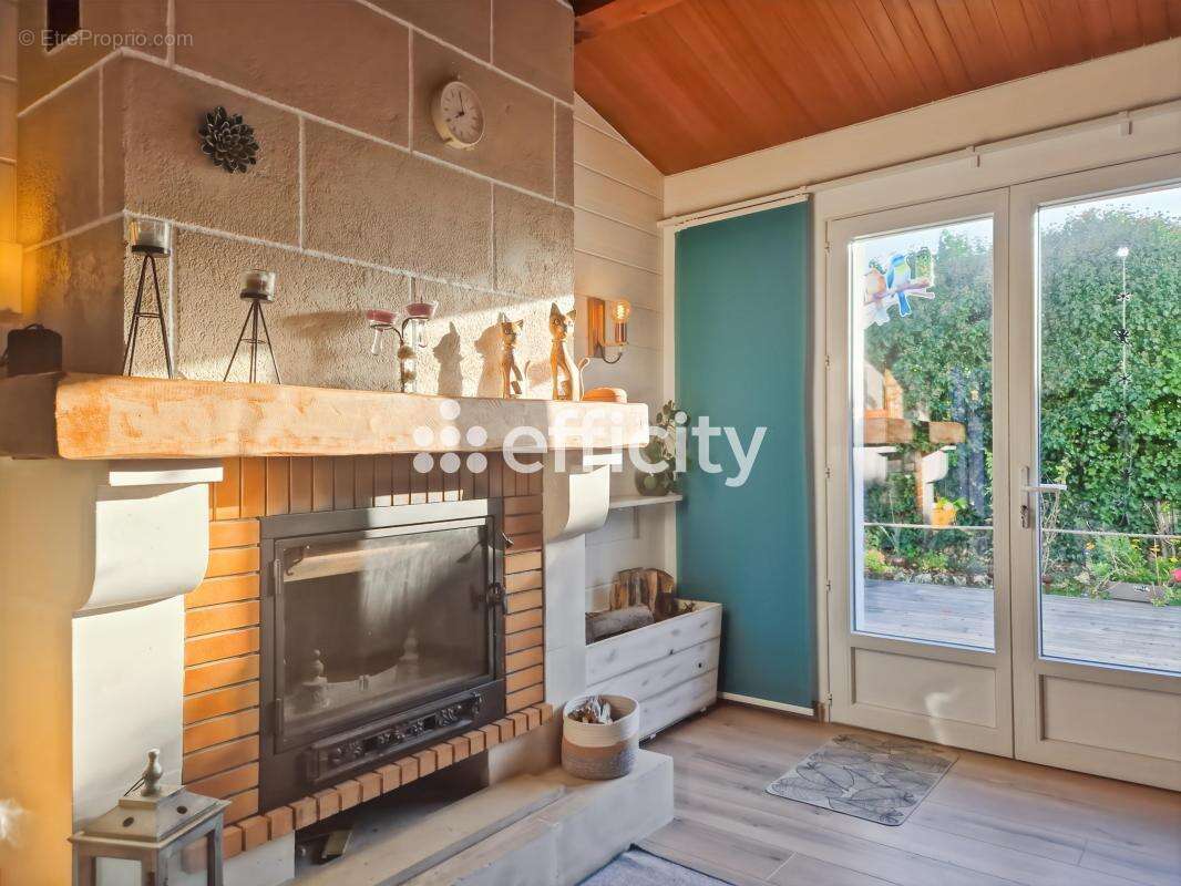 Maison à PORT-DES-BARQUES