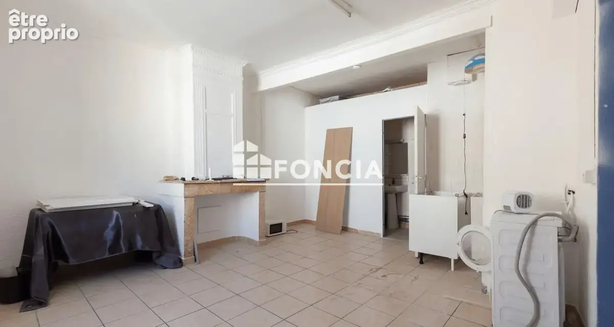 Appartement à SAINT-MITRE-LES-REMPARTS