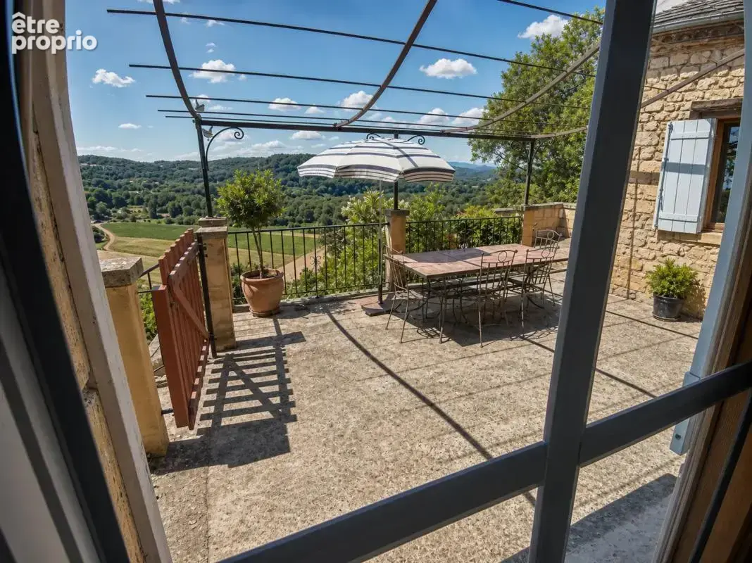 Maison périgourdine avec vue spectaculaire et grotte classée - photo 2