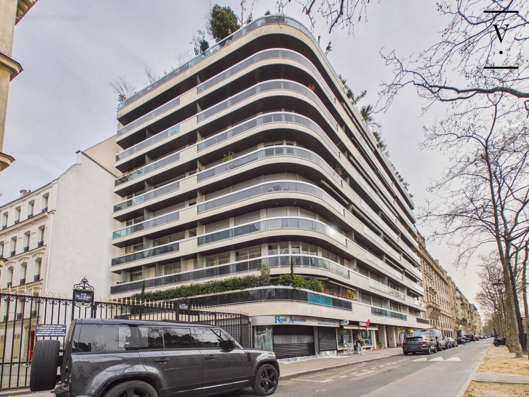 Appartement à PARIS-7E