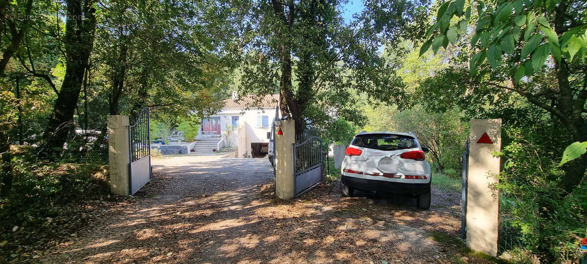 Maison à CAZILHAC