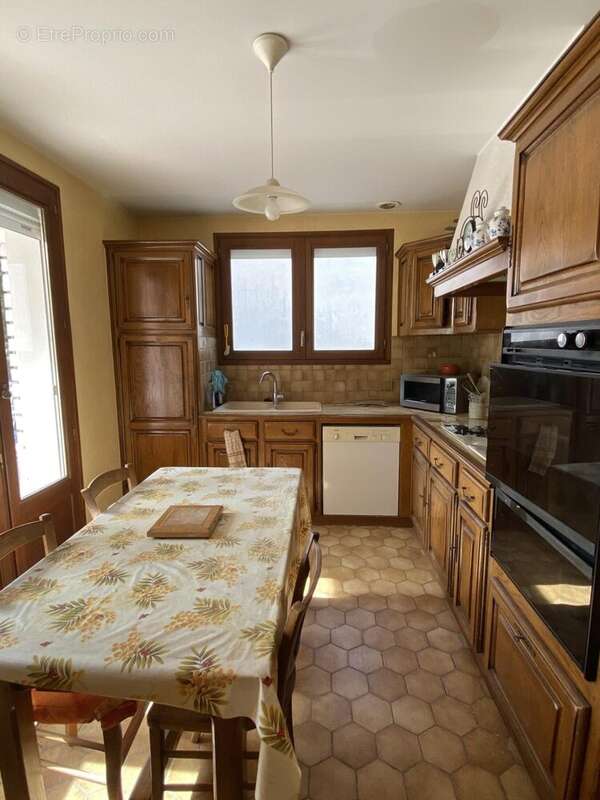 Maison à CHARMES-SUR-L&#039;HERBASSE