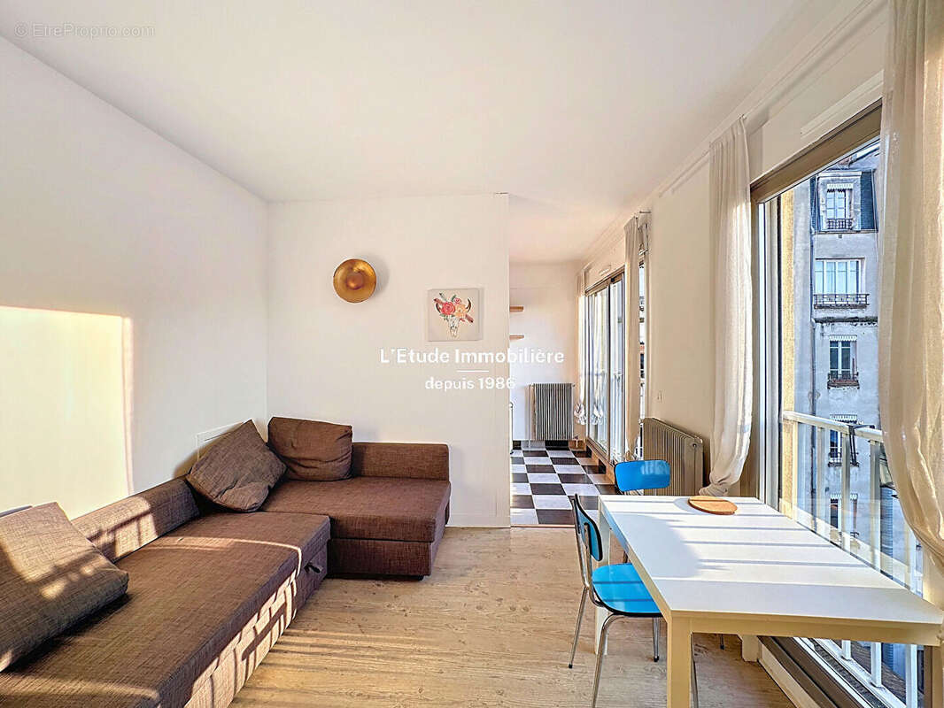 Saxe - t2 40m2 - dernier etage - vue fourviere - photo 7