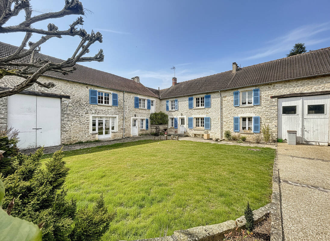 Maison à MILLY-LA-FORET