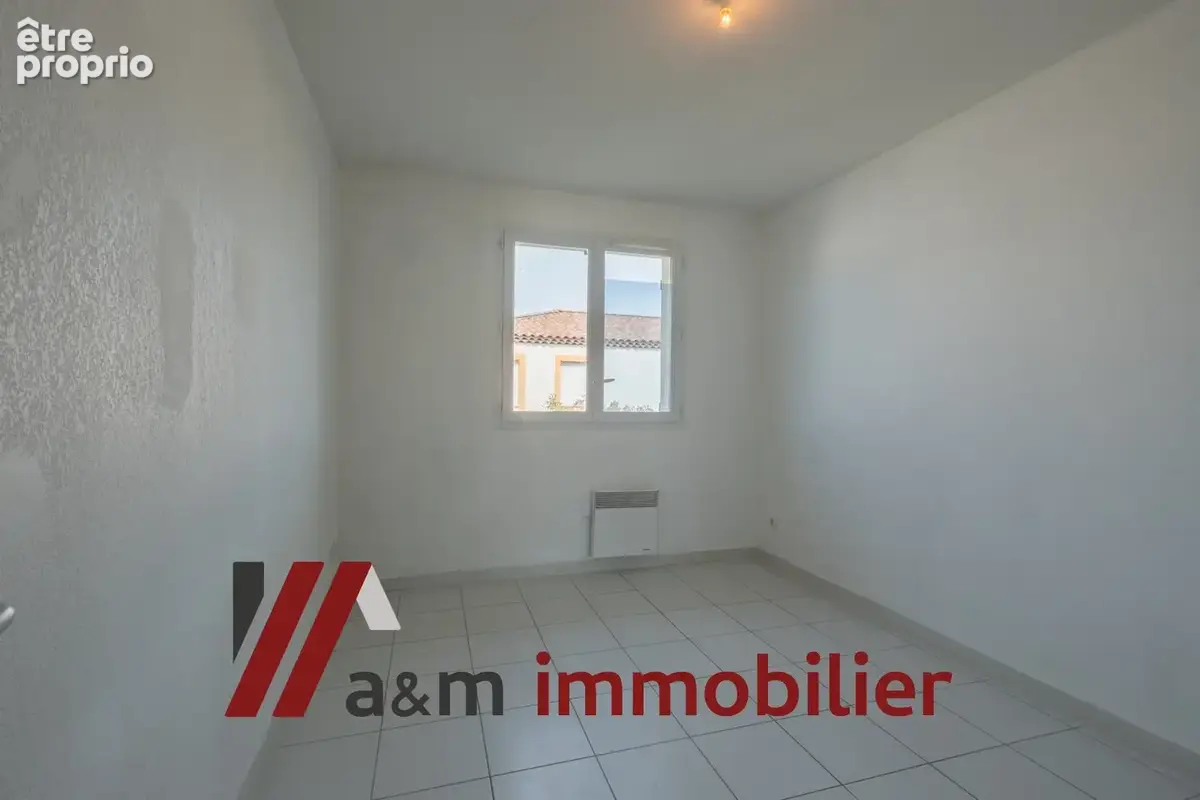 Pavillon mitoyen de type 4 avec garage et places de parking - Châteauneuf-les-Martigues - photo 8