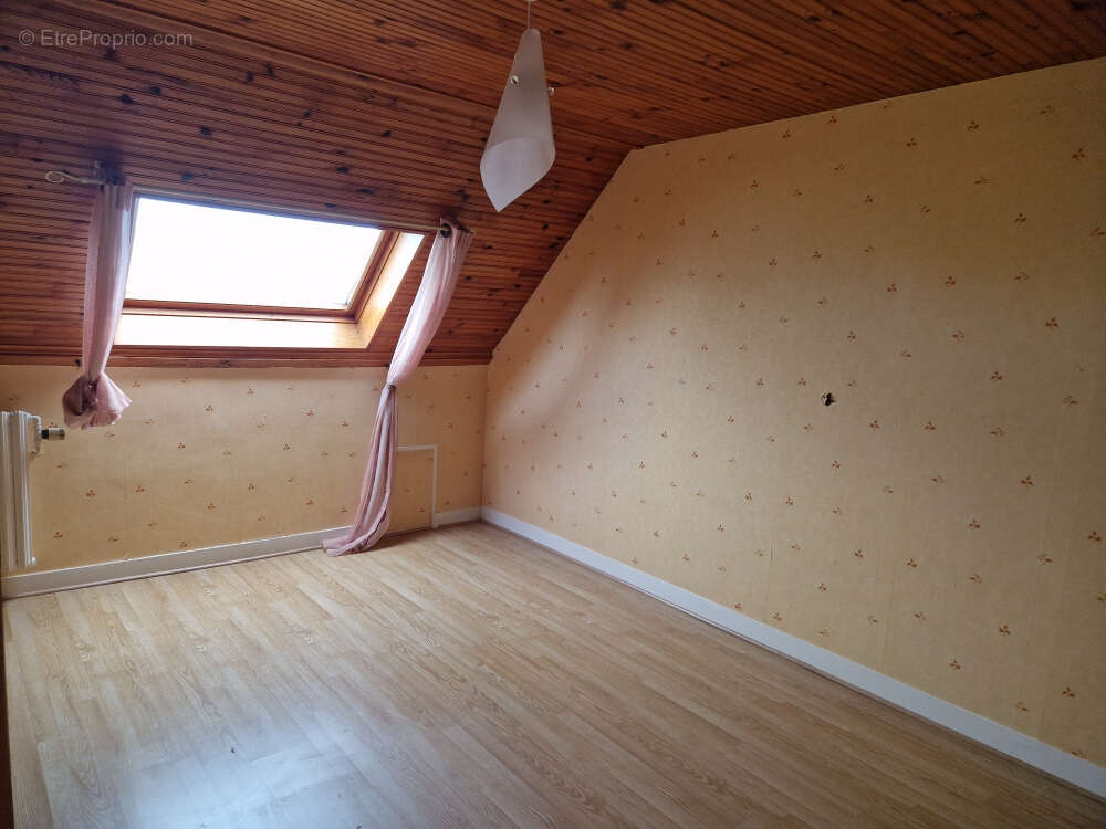 Maison à MONTLANDON