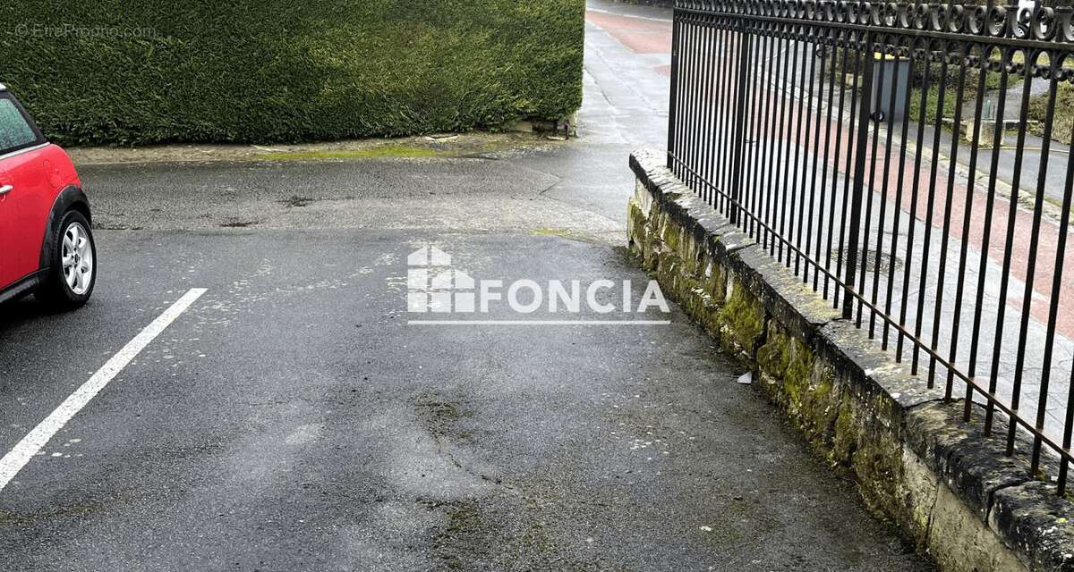 Appartement à COURMELLES