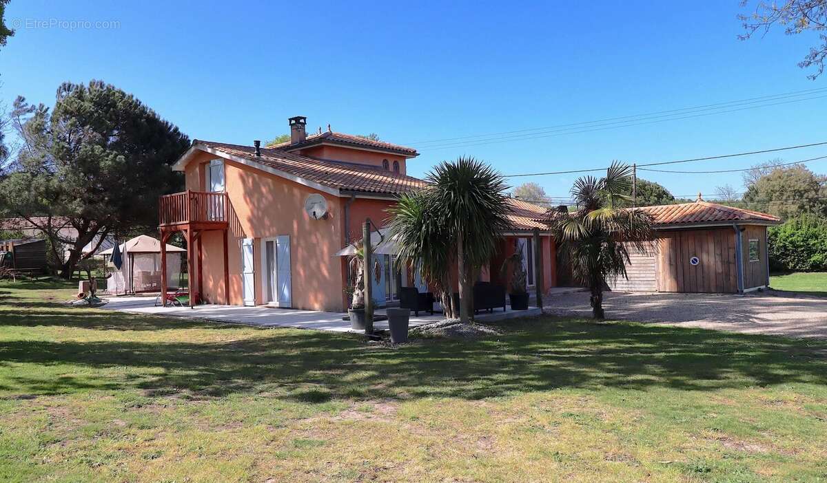 Maison à SAINT-AIGULIN