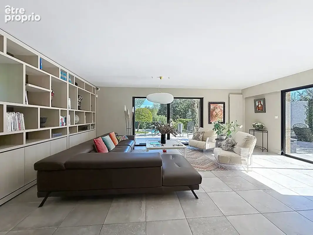 Villa de charme avec piscine, 6 chambres et 1 500 m² de terrain, dépendance! - photo 4