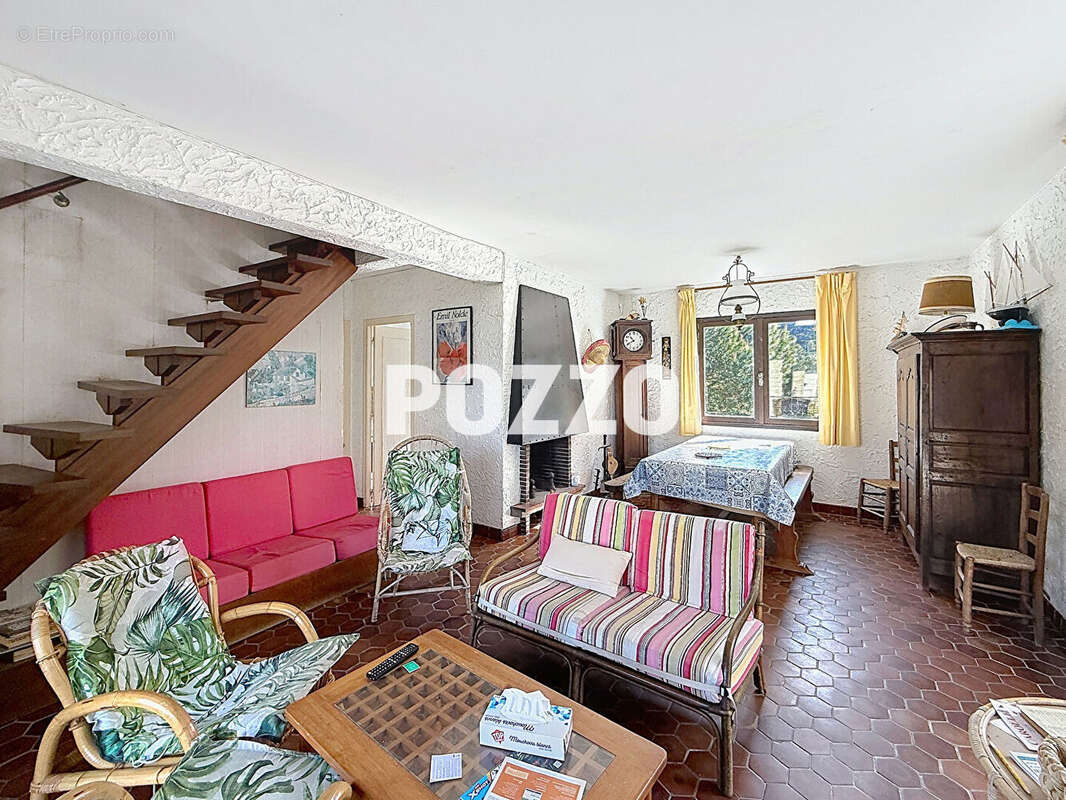 Maison F8 (210m²) en vente à JULLOUVILLE  à 30 m de la mer - photo 18