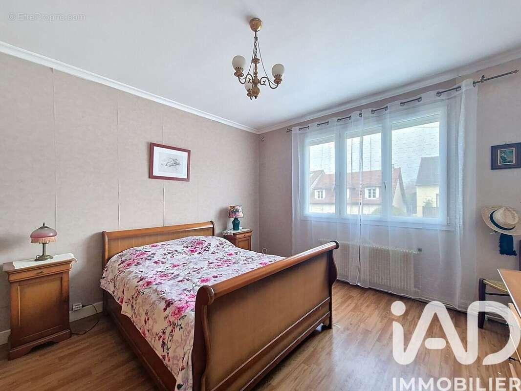 Photo 6 - Maison à LE MESNIL-SAINT-DENIS