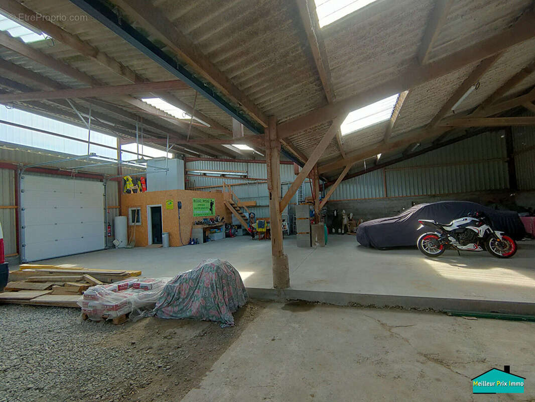 Commerce à SAINTE-PAZANNE