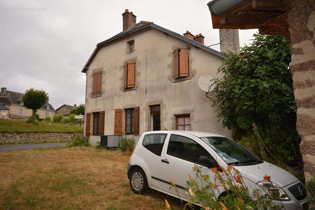 Maison à BERSAC-SUR-RIVALIER