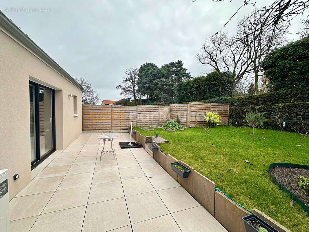 Maison à LE MAY-SUR-EVRE