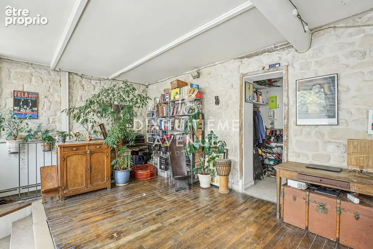 Angle Clignancourt / Poulet - Duplex 89m² Carrez, 111 m² au sol - photo 3