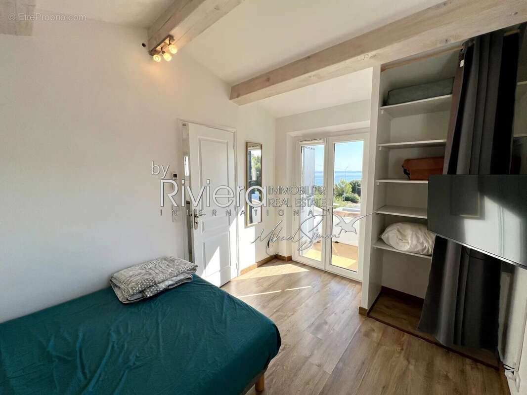 Maison à ROQUEBRUNE-SUR-ARGENS