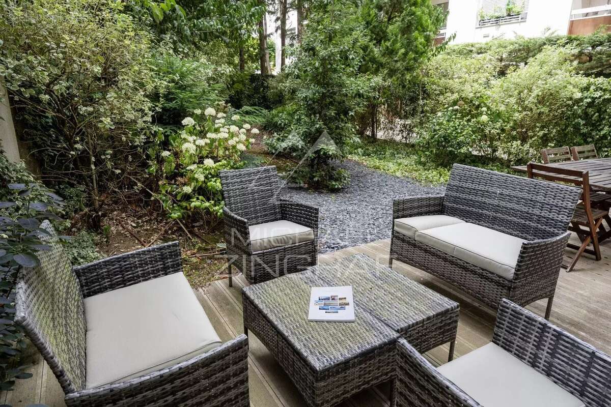 Appartement à NEUILLY-SUR-SEINE